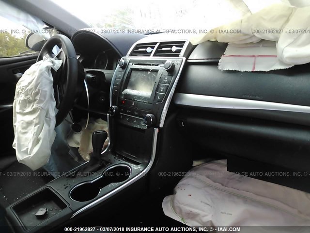 4T1BF1FK4HU639035 - 2017 TOYOTA CAMRY LE/XLE/SE/XSE BLACK photo 5