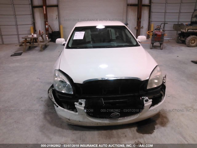 1G4HE57Y46U253297 - 2006 BUICK LUCERNE CXS WHITE photo 6