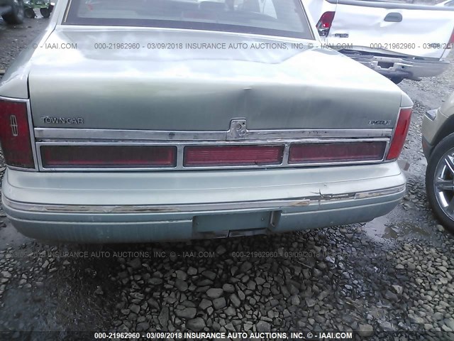 1LNLM81W7SY728823 - 1995 LINCOLN TOWN CAR EXECUTIVE GRAY photo 6