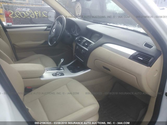 5UXWX5C55BL707797 - 2011 BMW X3 XDRIVE28I WHITE photo 5