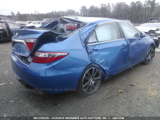 4T1BF1FK3GU538762 - 2016 TOYOTA CAMRY LE/XLE/SE/XSE BLUE photo 4