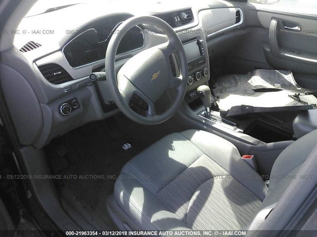 1GNKRFKD5EJ367356 - 2014 CHEVROLET TRAVERSE LS GRAY photo 5