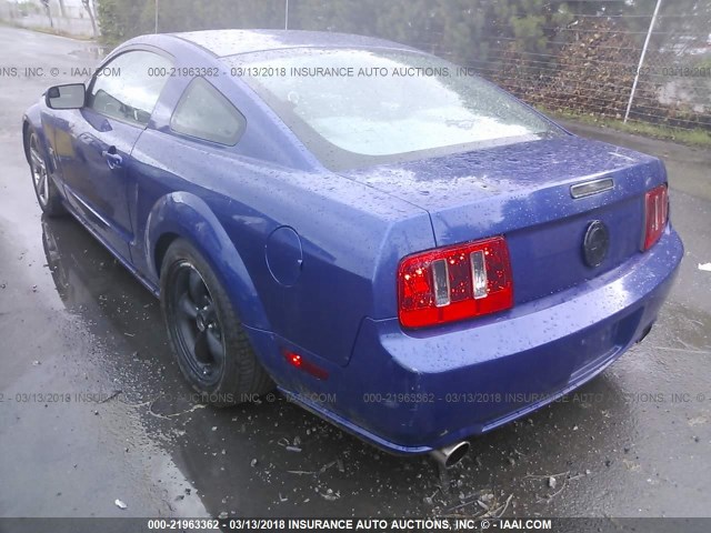 1ZVFT82H955241372 - 2005 FORD MUSTANG GT Dark Blue photo 3