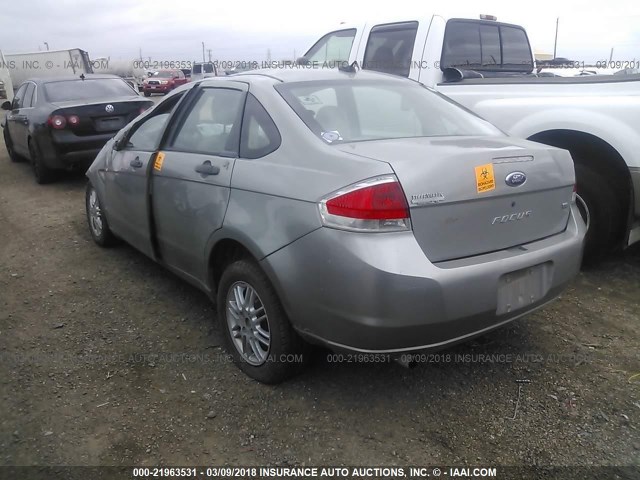 1FAHP35N18W205118 - 2008 FORD FOCUS SE/SEL/SES GRAY photo 3