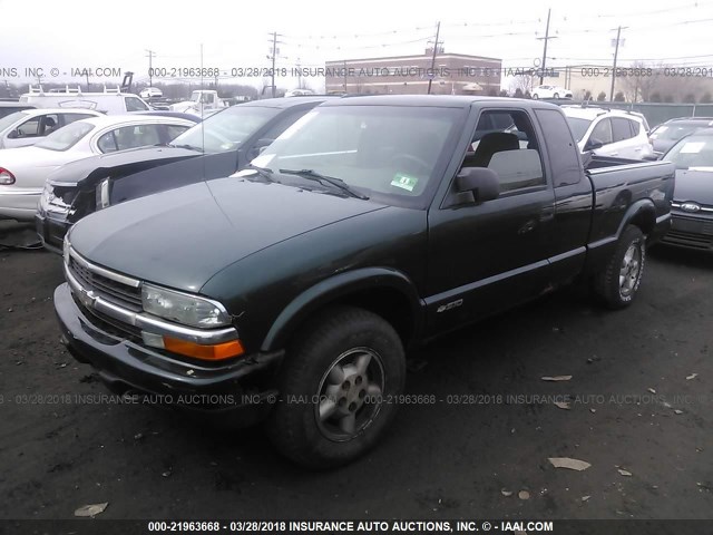 1GCDT19W328107649 - 2002 CHEVROLET S TRUCK S10 GREEN photo 2