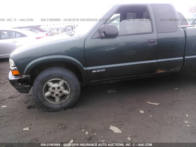 1GCDT19W328107649 - 2002 CHEVROLET S TRUCK S10 GREEN photo 6