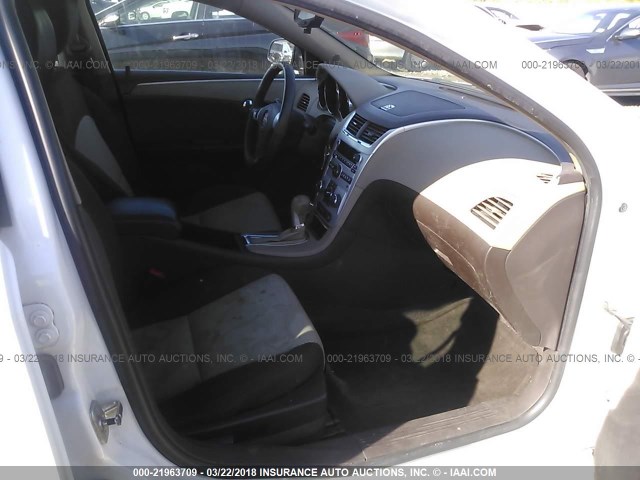 1G1ZA5EU2BF300029 - 2011 CHEVROLET MALIBU LS თეთრი ფოტო 5