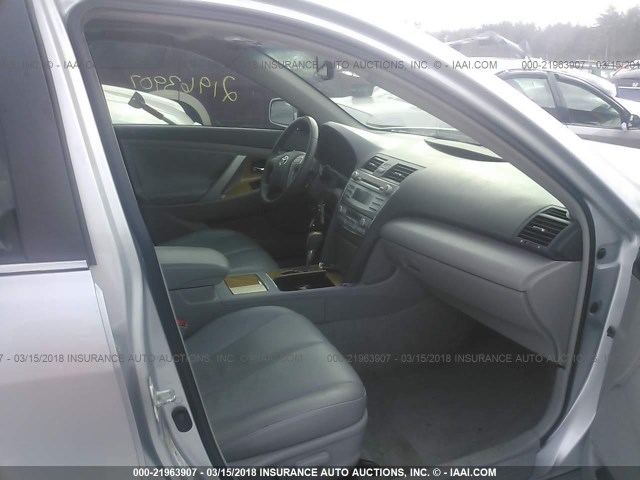 4T1BE46K67U074371 - 2007 TOYOTA CAMRY NEW GENERAT CE/LE/XLE/SE SILVER photo 5