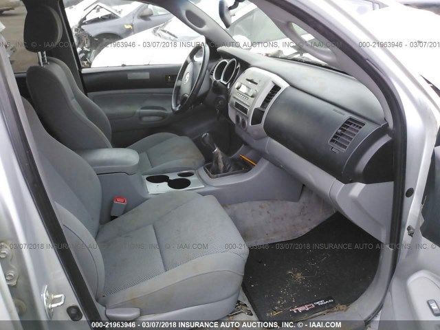 5TELU42N58Z496300 - 2008 TOYOTA TACOMA DOUBLE CAB SILVER photo 5