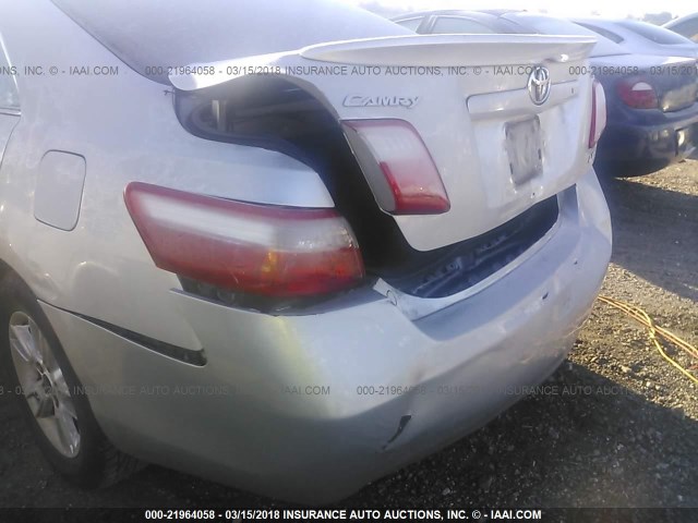 4T1BE46KX7U127590 - 2007 TOYOTA CAMRY NEW GENERAT CE/LE/XLE/SE SILVER photo 6