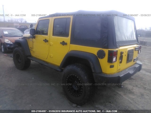 1C4BJWDG5FL592244 - 2015 JEEP WRANGLER UNLIMITE SPORT YELLOW photo 3