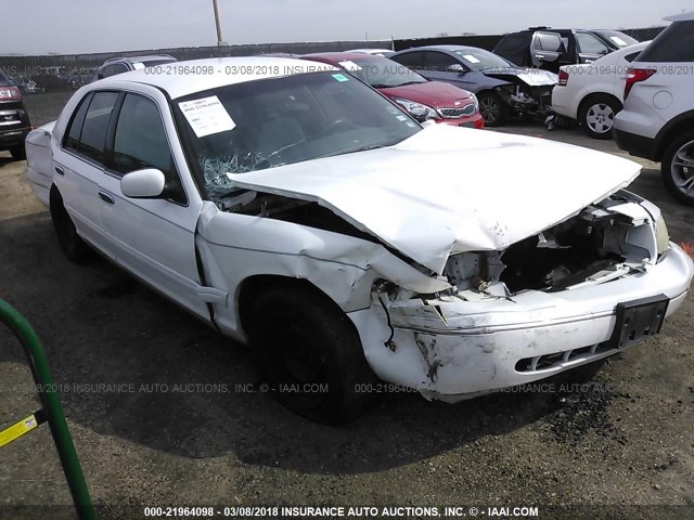 2FAFP73W4WX182462 - 1998 FORD CROWN VICTORIA  WHITE photo 1