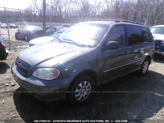 KNDUP132356736726 - 2005 KIA SEDONA EX/LX GRAY photo 2