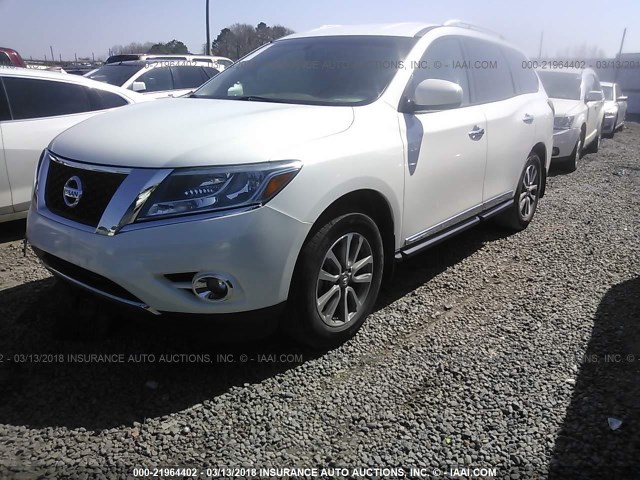 5N1AR2MN9DC678323 - 2013 NISSAN PATHFINDER S/SV/SL/PLATINUM WHITE photo 2