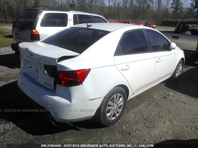 KNAFT4A2XA5865598 - 2010 KIA FORTE LX WHITE photo 4