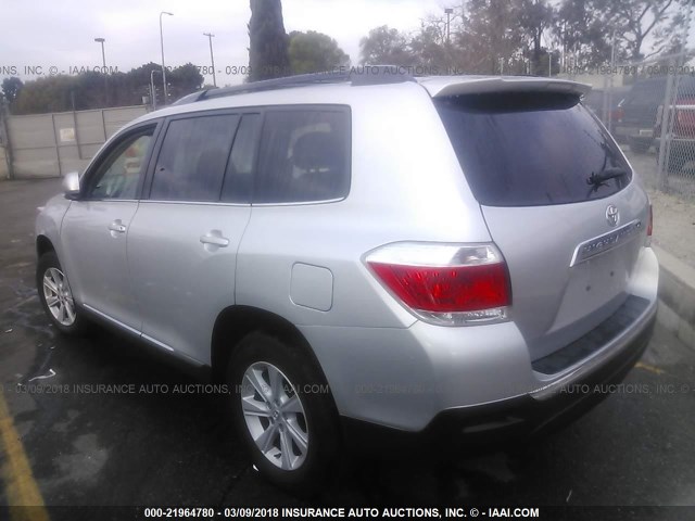 5TDZK3EH1CS058931 - 2012 TOYOTA HIGHLANDER SE SILVER photo 3