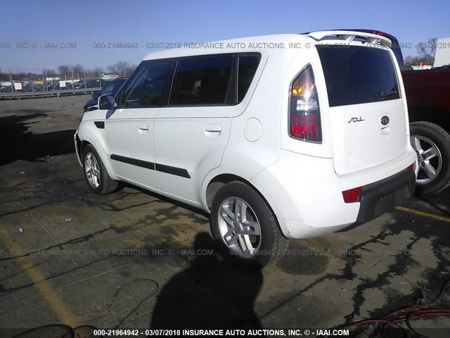 KNDJT2A20A7136855 - 2010 KIA SOUL +/!/SPORT WHITE photo 3