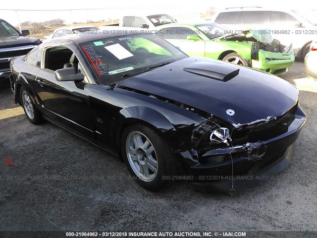 1ZVFT82H275314889 - 2007 FORD MUSTANG GT BLACK photo 1
