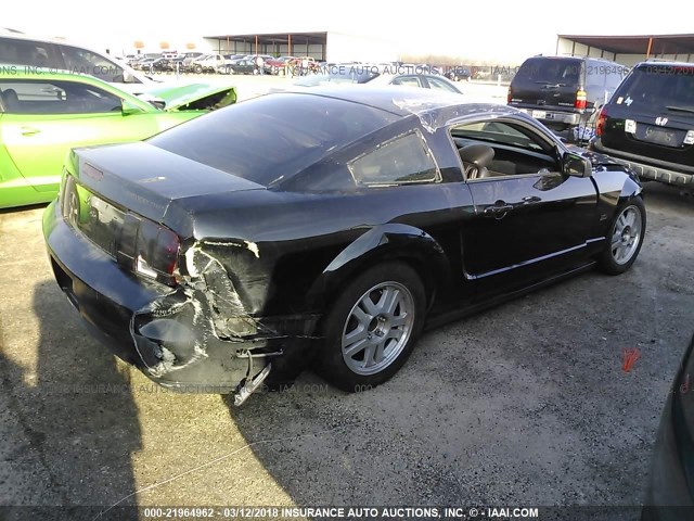 1ZVFT82H275314889 - 2007 FORD MUSTANG GT BLACK photo 4