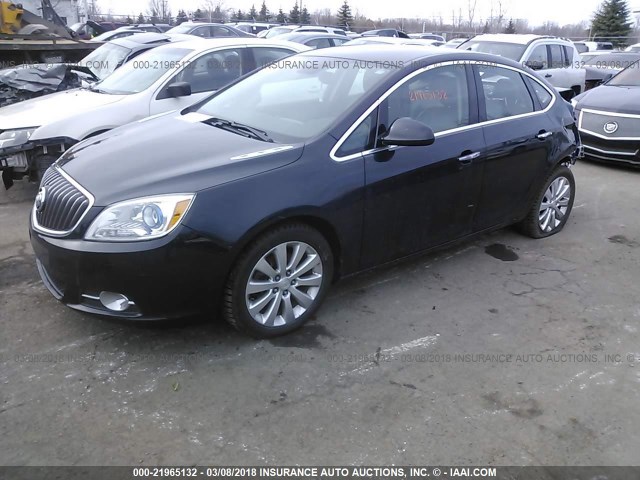 1G4PP5SK8D4137946 - 2013 BUICK VERANO GRAY photo 2