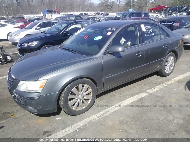 5NPEU46F99H498101 - 2009 HYUNDAI SONATA SE/LIMITED GRAY photo 2