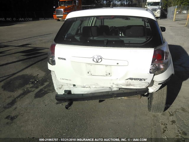 2T1KR32E16C575067 - 2006 TOYOTA COROLLA MATRIX XR WHITE photo 6