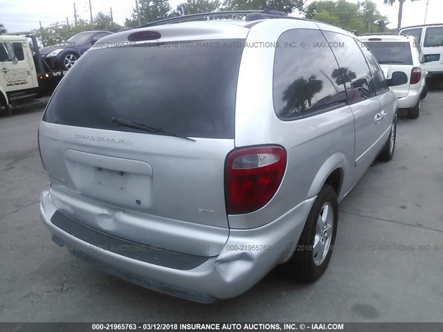 2D4GP44LX5R121110 - 2005 DODGE GRAND CARAVAN SXT SILVER photo 4