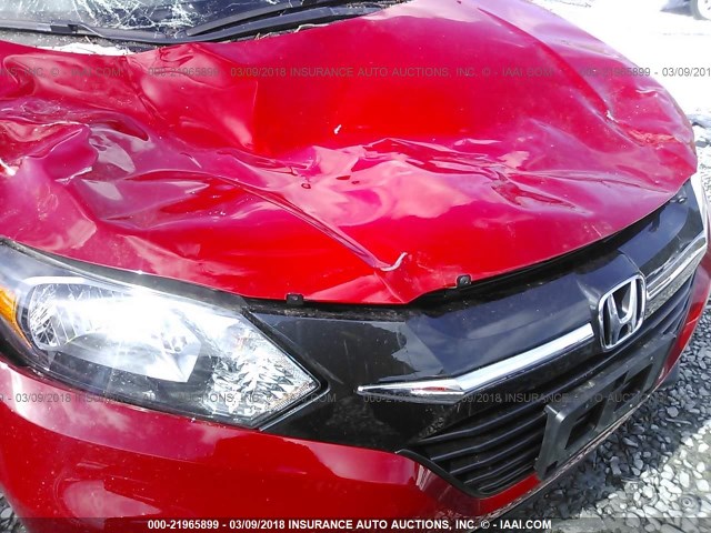 3CZRU6H31JG708245 - 2018 HONDA HR-V LX RED photo 6