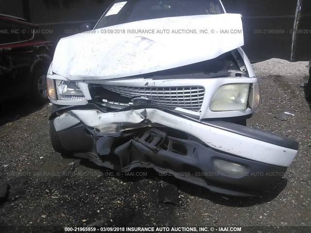 1FMRU15L52LA93308 - 2002 FORD EXPEDITION XLT 白色 照片 6