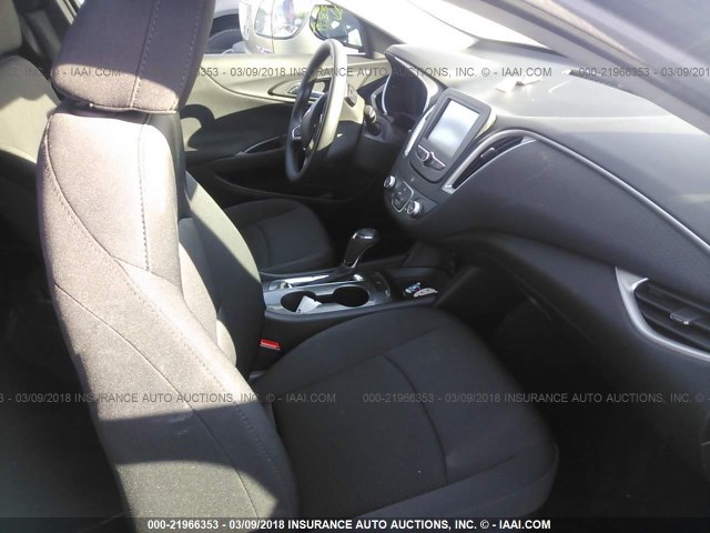 1G1ZB5STXHF240065 - 2017 CHEVROLET MALIBU LS 灰色 照片 5