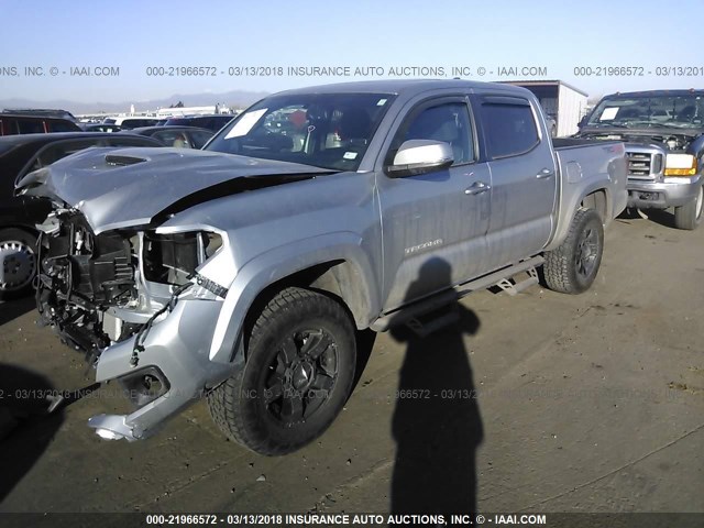 3TMCZ5AN4HM051374 - 2017 TOYOTA TACOMA DBL CAB/SR/TRDSPT/OR/PRO ვერცხლისფერი ფოტო 2