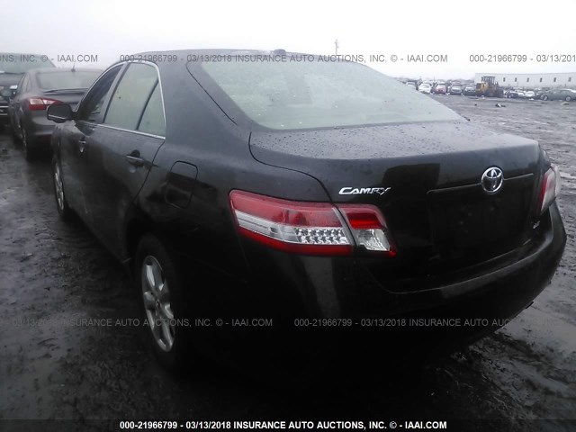 4T1BF3EK4BU664389 - 2011 TOYOTA CAMRY SE/LE/XLE BLACK photo 3
