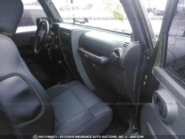 1J4FA24189L747597 - 2009 JEEP WRANGLER X GREEN photo 5