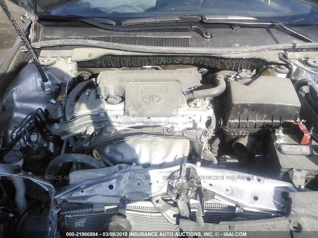 4T1BF1FK1HU806743 - 2017 TOYOTA CAMRY LE/XLE/SE/XSE ვერცხლისფერი ფოტო 10