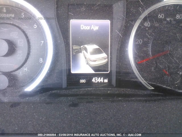 4T1BF1FK1HU806743 - 2017 TOYOTA CAMRY LE/XLE/SE/XSE ვერცხლისფერი ფოტო 7