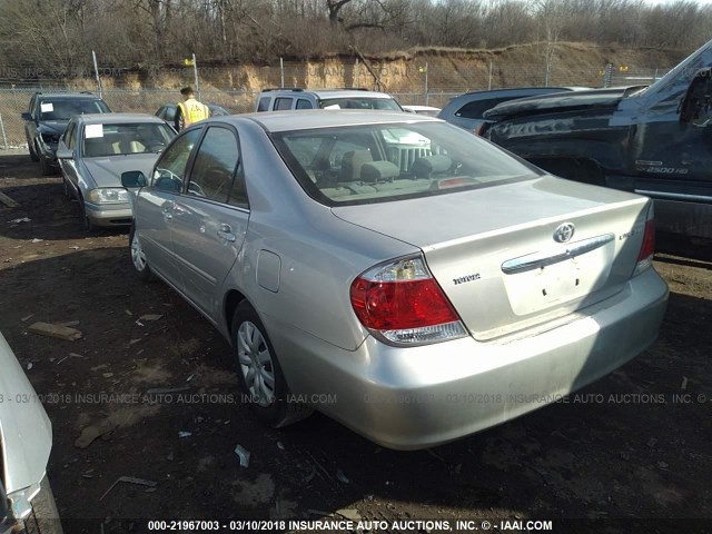 4T1BE32K75U036287 - 2005 TOYOTA CAMRY LE/XLE/SE SILVER photo 3