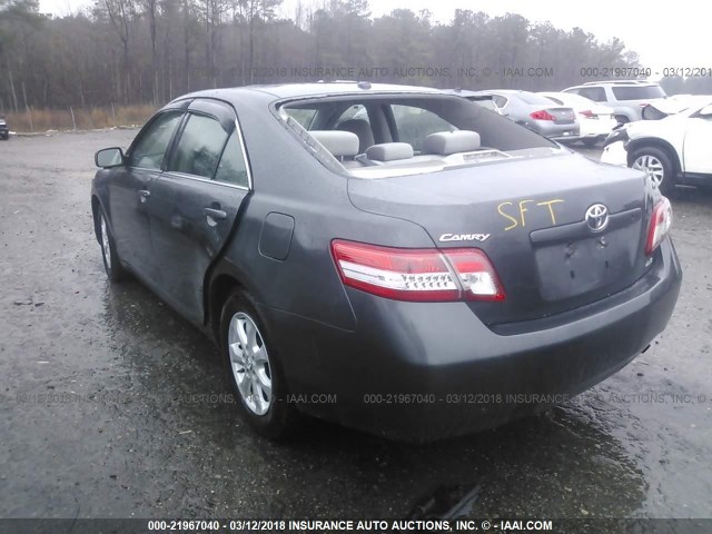 4T1BF3EKXBU657169 - 2011 TOYOTA CAMRY SE/LE/XLE GRAY photo 3