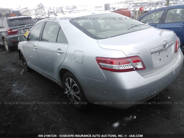 4T1BF3EK6AU560386 - 2010 TOYOTA CAMRY SE/LE/XLE 灰色 照片 3