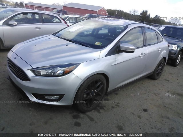 1FADP3FE8GL257181 - 2016 FORD FOCUS SE SILVER photo 2