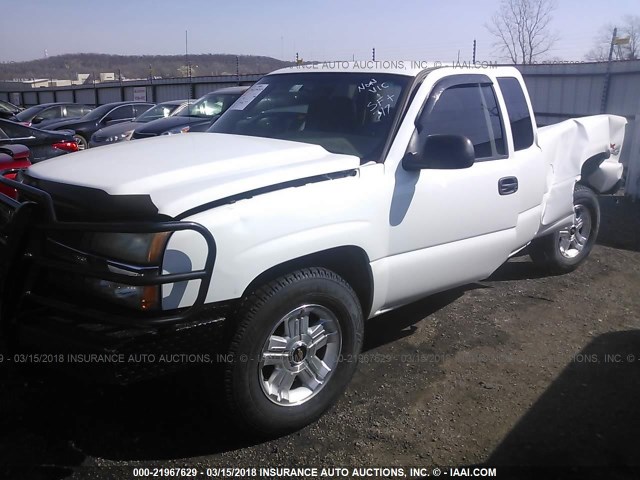 1GCEK19B77Z106865 - 2007 CHEVROLET SILVERADO K1500 CLASSIC WHITE photo 2