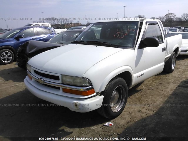 1GCCS195428142707 - 2002 CHEVROLET S TRUCK S10 WHITE photo 2