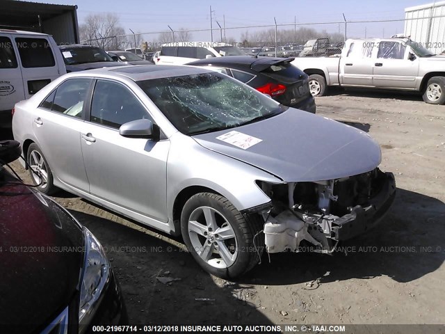 4T1BF1FK5CU060886 - 2012 TOYOTA CAMRY SE/LE/XLE SILVER photo 1