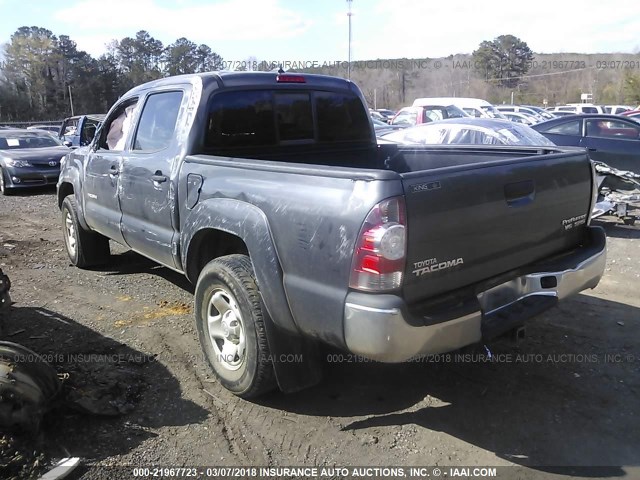 5TFJU4GNXFX077413 - 2015 TOYOTA TACOMA DOUBLE CAB PRERUNNER GRAY photo 3