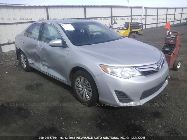 4T4BF1FK9ER441259 - 2014 TOYOTA CAMRY L/SE/LE/XLE 灰色 照片 1