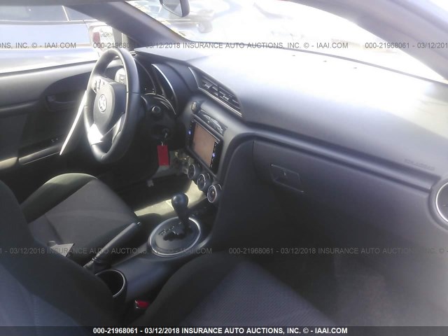 JTKJF5C74C3025097 - 2012 TOYOTA SCION TC 白色 照片 5
