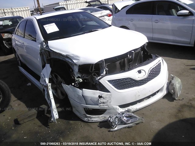 4T1BF3EK1AU574499 - 2010 TOYOTA CAMRY SE/LE/XLE WHITE photo 1