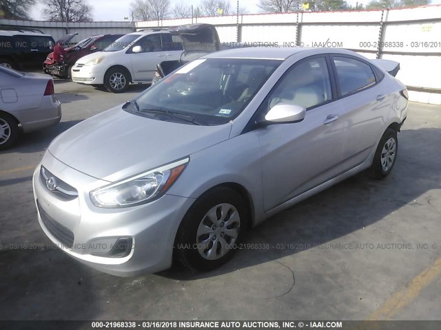 KMHCT4AE9GU061142 - 2016 HYUNDAI ACCENT SE SILVER photo 2