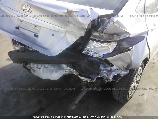 KMHCT4AE9GU061142 - 2016 HYUNDAI ACCENT SE SILVER photo 6