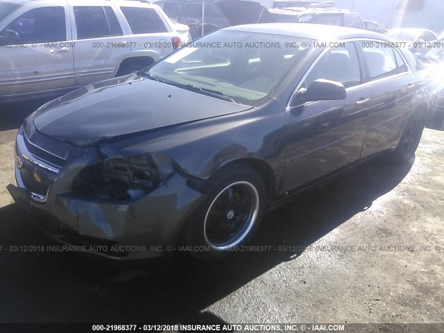 1G1ZB5EB0A4108937 - 2010 CHEVROLET MALIBU LS ნაცრისფერი ფოტო 2