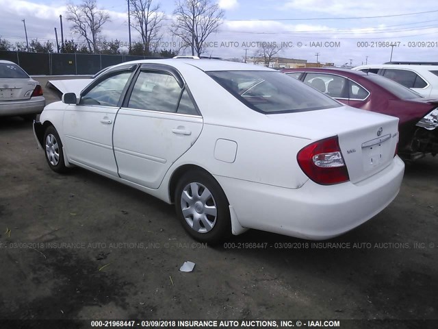 4T1BE32K43U152057 - 2003 TOYOTA CAMRY LE/XLE/SE WHITE photo 3